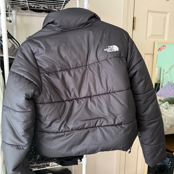 North face cropped puffer - women’s size medium - Picture 5 of 5